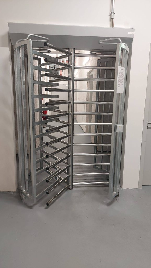 2-drehkreuz-fts-ausfuehrung-rc2-eingangsseite-scaled