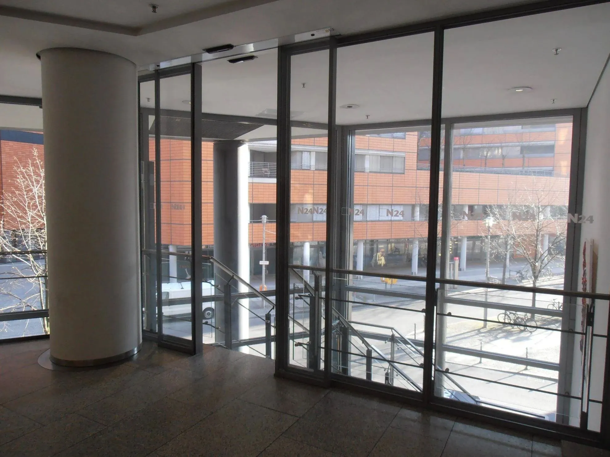 Hygienische und platzsparende Eingangslösungen für moderne Gebäude