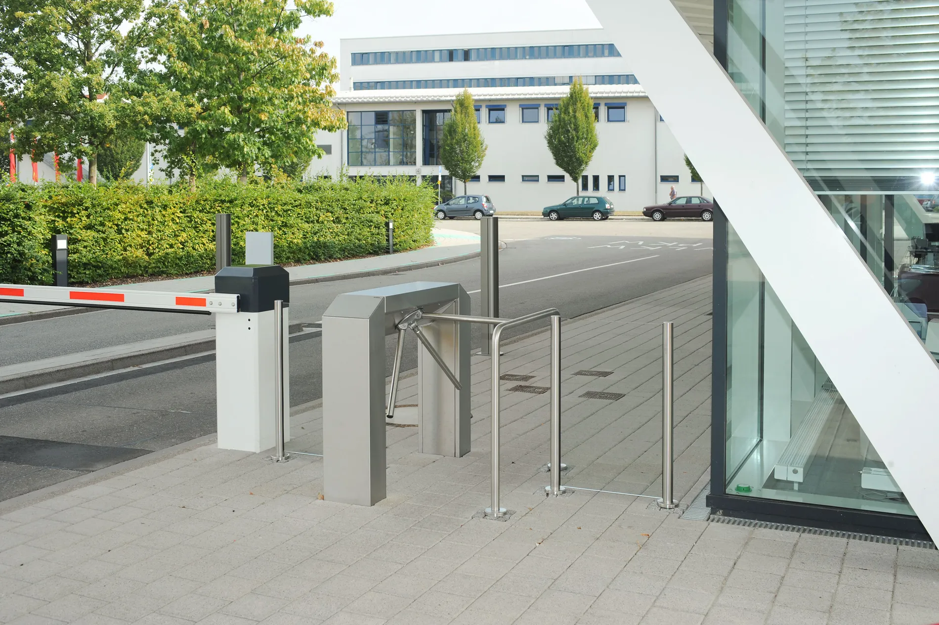 Vereinzelungsanlagen für Innenbereiche, Außenlinien und sensible Übergänge
